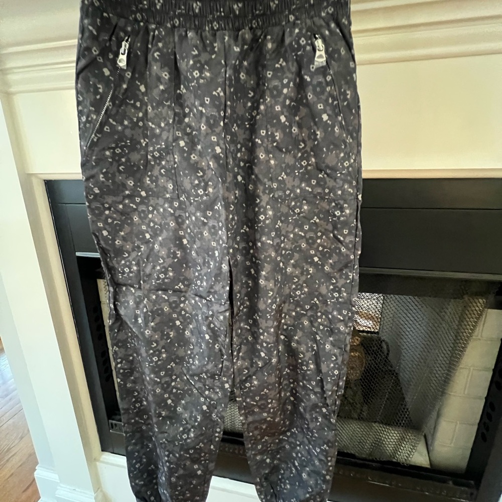 Varley Joggers Beckett Pants Anthropologie Size Small - Picture 13 of 13